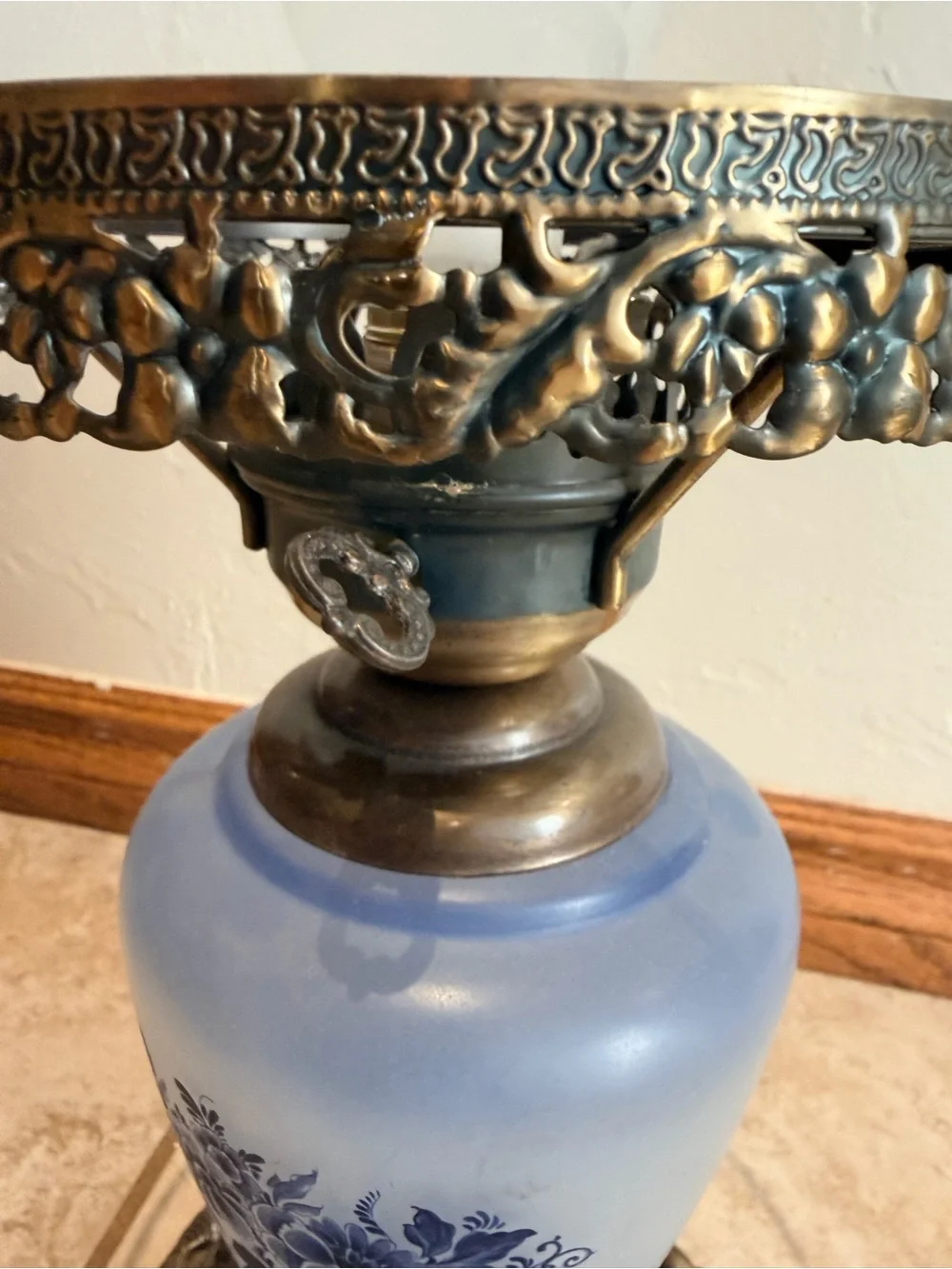 Vintage Blue frosted Floral Glass Hurricane Table Parlor Lamp - working light.